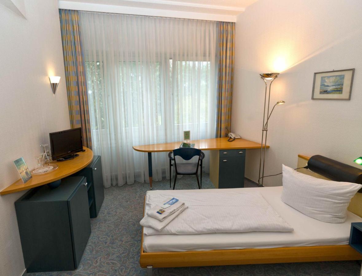 Seepark Hotel Am Wandlitzsee Exterior photo