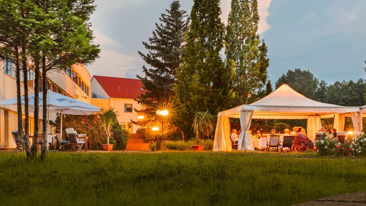 Seepark Hotel Am Wandlitzsee Exterior photo